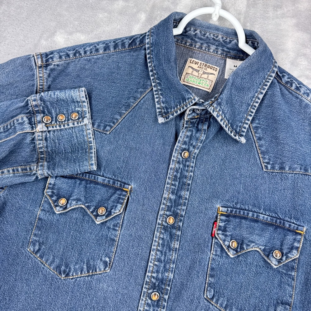 Vintage LEVI'S Western Pearl Snap Denim Shirt Mens M Blue Sawtooth PocketsY2K